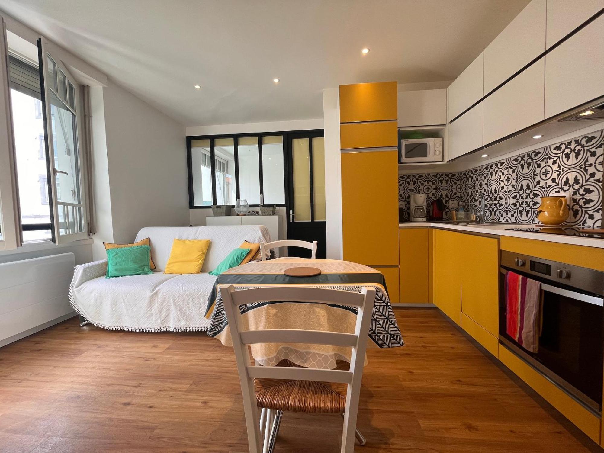 Appartement Lumineux 1 Chambre Au Coeur De Saint-Jean-De-Luz, Proche Plage Et Halles - Fr-1-239-890 ภายนอก รูปภาพ