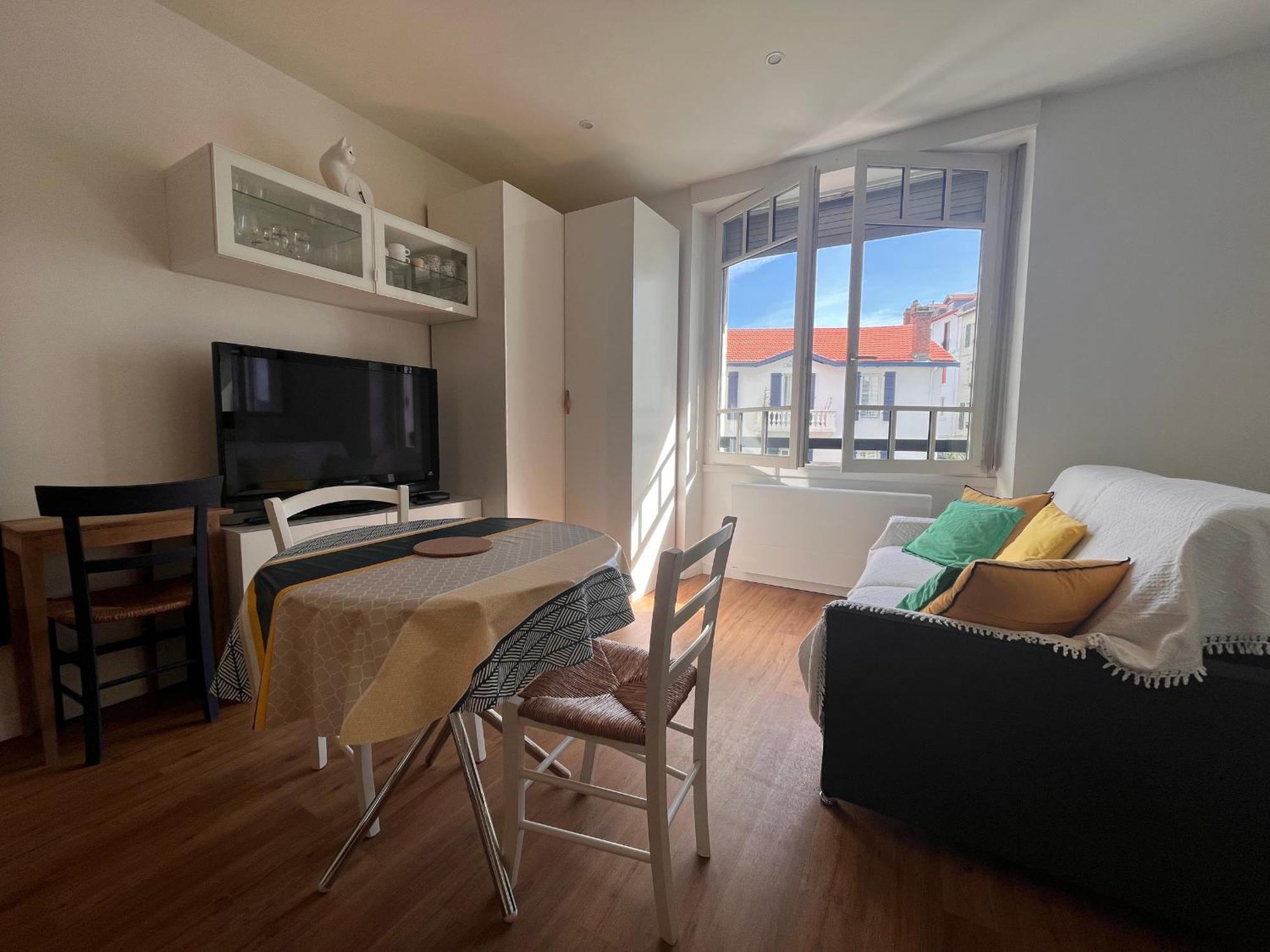 Appartement Lumineux 1 Chambre Au Coeur De Saint-Jean-De-Luz, Proche Plage Et Halles - Fr-1-239-890 ภายนอก รูปภาพ