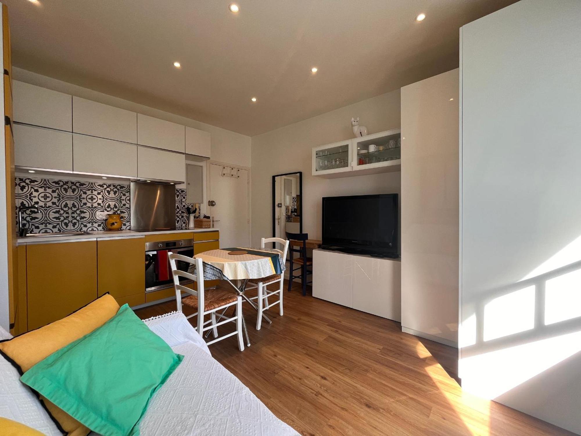Appartement Lumineux 1 Chambre Au Coeur De Saint-Jean-De-Luz, Proche Plage Et Halles - Fr-1-239-890 ภายนอก รูปภาพ